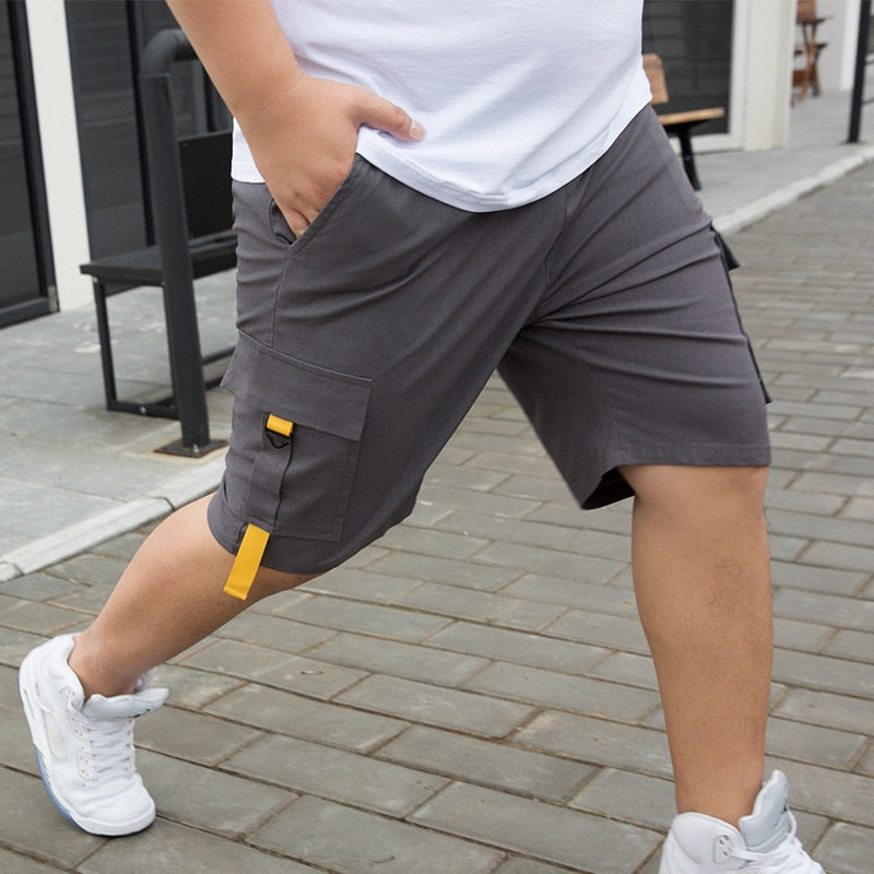 Cargo shorts with solid pattern