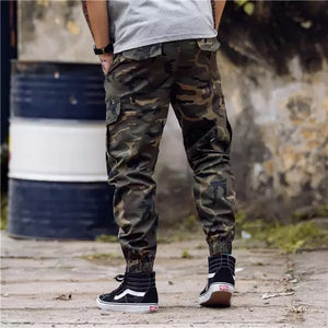 Cargo pants with military print